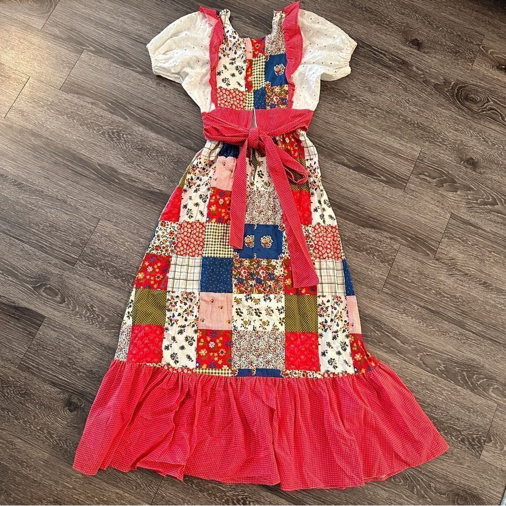 Bee Mine Vintage Quilt Dress - Picture 9 of 10